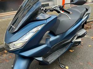 ② HONDA PCX 125