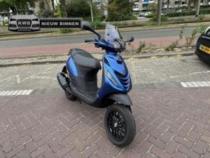 PIAGGIO SCOOTER 180CC ZIP SP LC A2 180CC OP KENTEKEN — MOTOREN | PIAGGIO — MARKTPLAATS