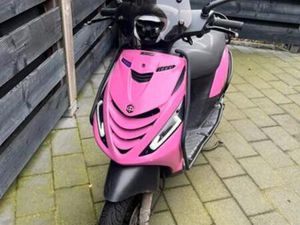 PIAGGIO ZIP 4T — SCOOTERS | PIAGGIO — MARKTPLAATS
