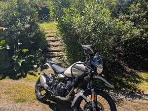 ROYAL ENFIELD HIMALAYAN 450 2024