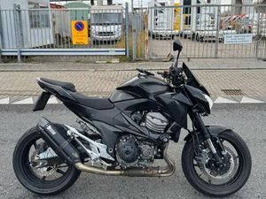 ② KAWASAKI Z800 - VOLLEDIG ZWART - MIVV UITLAAT - ABS