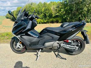 SCOOTER KYMCO 550 AK PRENIUM