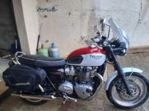 MOTO TRIUMPH T120
