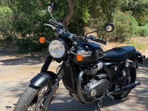 TRIUMPH BONNEVILLE T100 BLACK A2