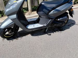 SCOOTER DÉBRIDÉ PEUGEOT KISBEE 4TPS GT 50 CC ANNÉE 2022