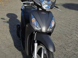 HONDA NSC 110 VISION MIT GERINGER LAUFLEISTUNG UND AB MFK CANTON LUCERNE -