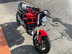 DUCATI - MONSTER 696