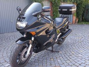 HONDA CBR 1000 F SC24