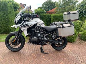 TRIUMPH TIGER 1200 XCA IN WEIß