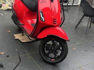 SUPER DIKKE VOL IN DE CUSTOM OPTIES VESPA SPRINT 50CC — SCOOTERS | VESPA — MARKTPLAATS