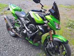 VENDS OU ÉCHANGE KAWASAKI Z750R