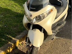 SCOOTEUR 125 CC SUZUKI BERGMAN