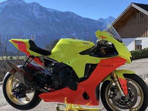 YAMAHA YZF-R1 RN65 RACEBIKE
