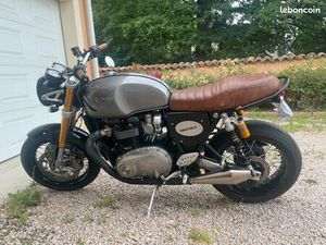 TRIUMPH THRUXTON 1200R