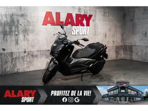 2025 YAMAHA XMAX 300