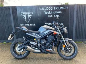 USED TRIUMPH STREET TRIPLE 765 RS FOR SALE IN WOKINGHAM