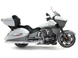 2016 VICTORY MOTORCYCLES® CROSS COUNTRY TOUR® TWO-TONE WHITE PEARL AND GRAY