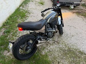 DUCATI SCRAMBLER 800