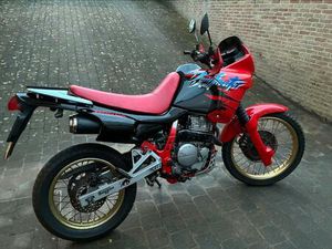 ② HONDA DOMINATOR 650