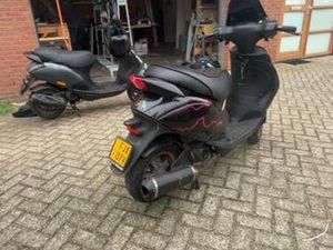 PIAGGIO ZIP IGET - BETROUWBARE SCOOTER! — SCOOTERS | YAMAHA — MARKTPLAATS