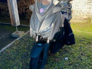 SCOOTER YAMAHA X-MAX 125 ABS - 1ÈRE MAIN