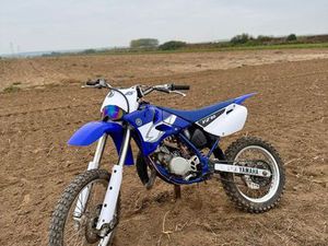 85YZ