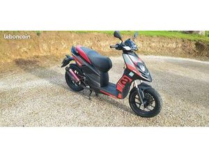 SCOOTER APRILIA SR MOTARD