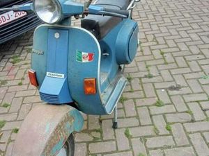 ② VESPA 125 CC