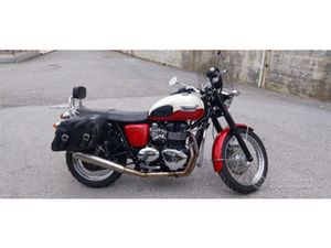 TRIUMPH BONNEVILLE T100