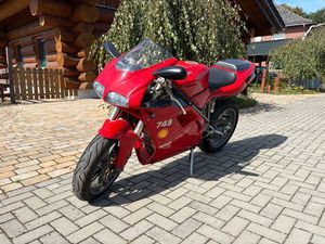 DUCATI 748