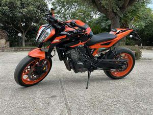 KTM 890 DUKE GP