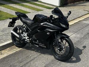 YAMAHA YZF R-3 321/ABS
