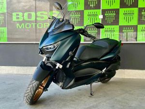 YAMAHA XMAX 250