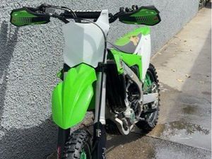KAWASAKI KX-F 450 – 2018 – TRÈS BON ÉTAT