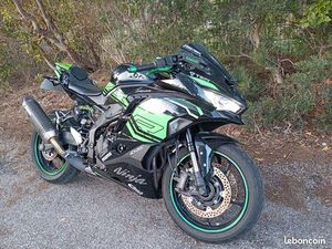 ZX4-R COMME NEUVE BEAUCOUP D'OPTIONS ÉCHANGE REPRISE POSSIBLE