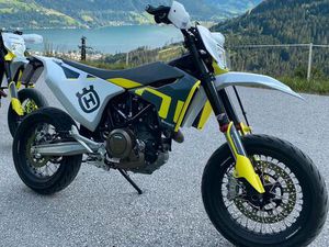 HUSQVARNA 701 SUPERMOTO