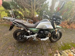 MOTO GUZZI V85 TT CENTENARIO