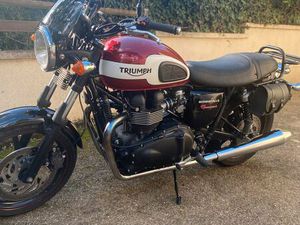 VENDS TRIUMPH BONNEVILLE
