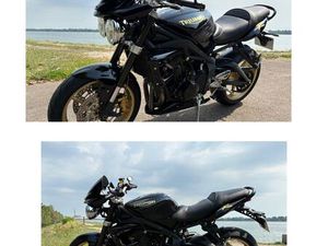 TRIUMPH STREET TRIPLE R 675 2010