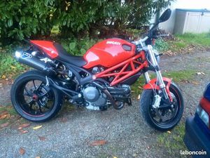 DUCATI 796 MONSTER