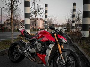DUCATI STREETFIGHTER V4S