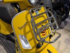 VENDO VESPA GTS 300 SUPER SPORT (2017 - 19) USATA A RAPALLO (CODICE 9890205) - MOTO.IT