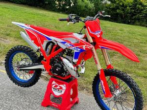 BETA RX 350 2T 2026 MODEL MOTOCROSS/ENDURO BIKE **FINANCE AVAILABLE**