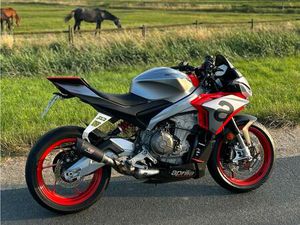 APRILIA TUONO 660 1. HAND QD AUSPUFF TÜV NEU