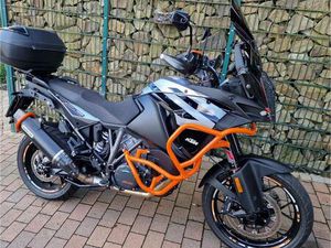 KTM 1290 SUPER ADVENTURE S • TOP •