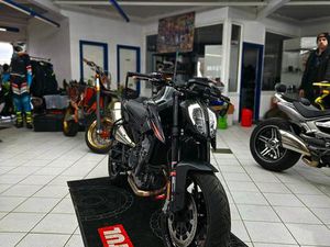 KTM DUKE 890 L – TECH-PAKET – EZ 04/2022 – 13.000 KM