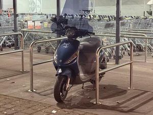 PIAGGIO ZIP 4T 2013 - 6500KM, LED, CARPLAY, GUT ERHALTEN