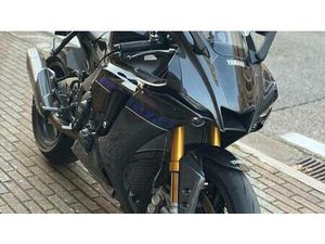 VENDO YAMAHA YZF R1M (2020 - 25) USATA A AREZZO (CODICE 9889942) - MOTO.IT