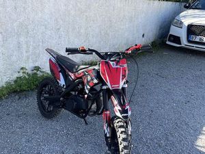 MOTA PITBIKE 50 CC CASTELO (SESIMBRA)