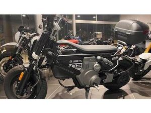 VENDO BMW CE 02 (2024 - 25) USATA A SARONNO (CODICE 9890441) - MOTO.IT